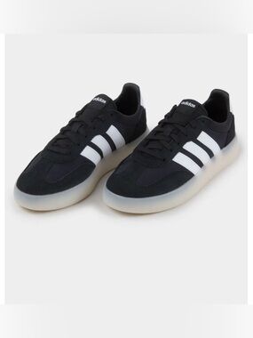 ADIDAS Barreda Decode black and white